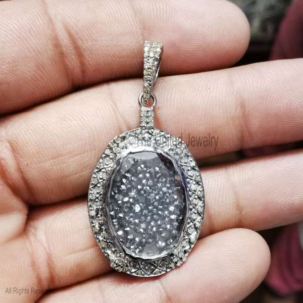 The United jewelry