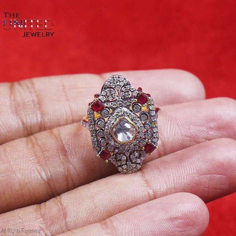 The United jewelry